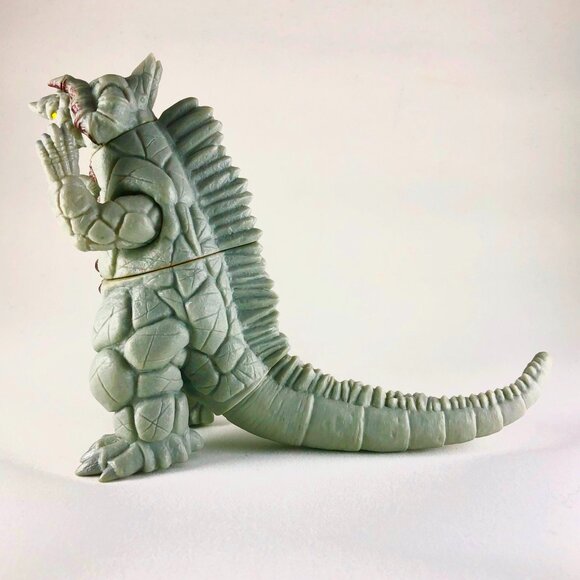 Bandai Kaiju Ultra Monster Series 500 #35 Silvergon Action Figure 2013 Ultraman - Picture 12 of 15